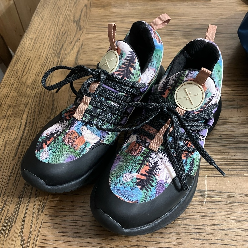 Inkkas Spirit Bear Sneakers